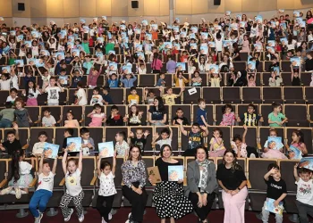 Minikler eleştirel bakış açısı kazanıyor