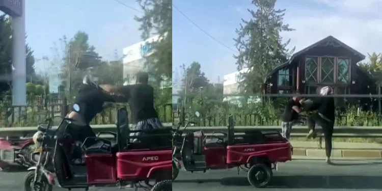 Araçlarını durdurup tekme tokat kavga ettiler