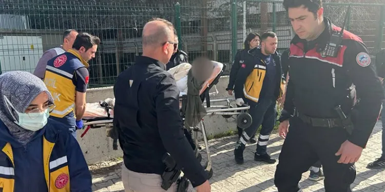 Boşanma aşamasındaki eşini vurduktan sonra rehin aldı