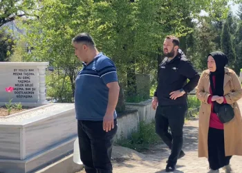 Vatandaşlar Edirnekapı Şehitliği’ni ziyaret etti