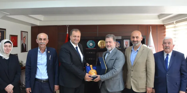 Başkan Usta’dan kurum ziyaretleri