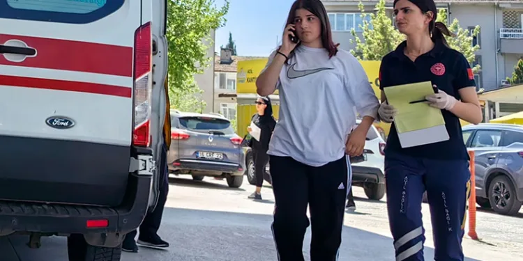Bursa’da otomobilin çarptığı bisikletli kız yaralandı