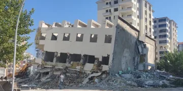 Malatya’da asrın felaketinin izleri siliniyor