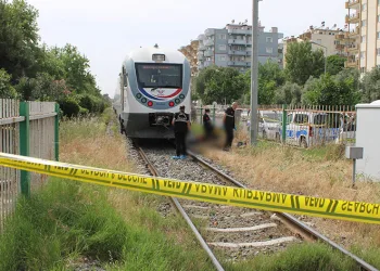 Trenin çarptığı 18 yaşındaki genç hayatını kaybetti