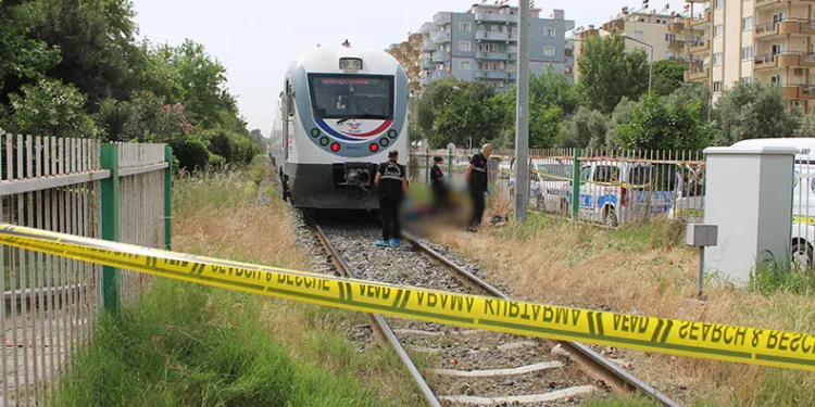 Trenin çarptığı 18 yaşındaki genç hayatını kaybetti