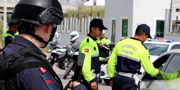 Jandarma ekipleri trafik denetimlerini arttırdı