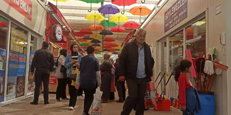 Malatya’da konteyner çarşılarda yoğunluk yaşanıyor