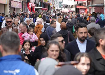 Çarşı pazarda bayram hareketliliği