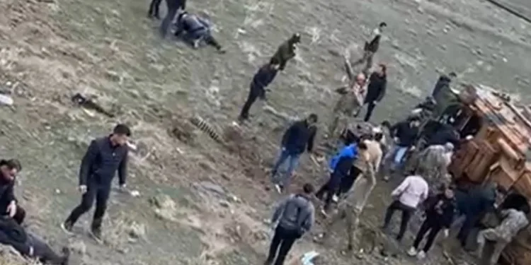 Van’da askeri araç kaza yaptı