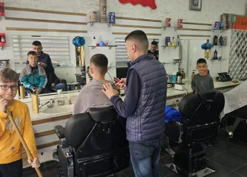 Bandırma’da berberlerin Ramazan Bayramı mesaisi