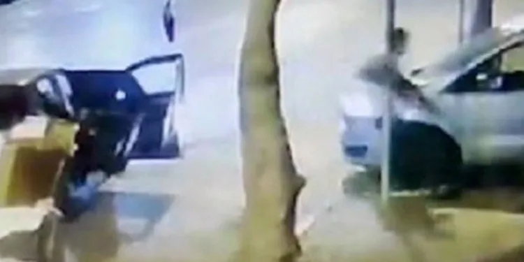 İzmir’de oyuncak tüfekle gasp anı kamerada