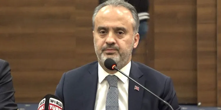 Alinur Aktaş veda etti