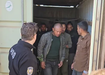 Edirne’de konteynerde 10 kaçak göçmen yakalandı