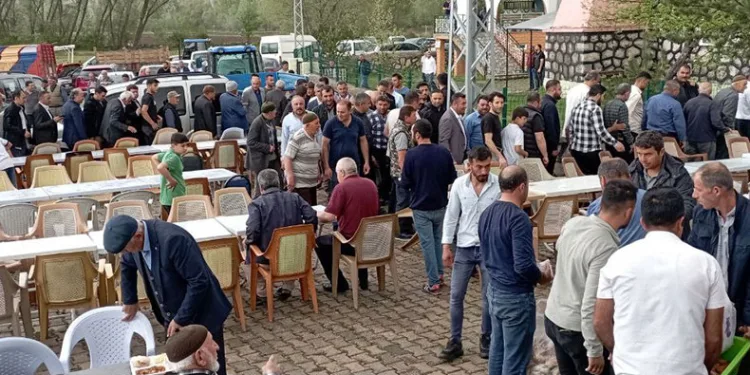 Tokat’ta yağmur altında yağmur duası