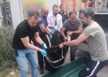 34 yıllık hayat arkadaşını bıçaklayarak öldürdü
