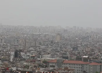 Antalya’nın deniz manzarasına çöl tozu perdesi