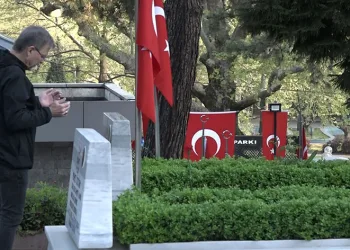 Şehitlikte hüzünlü bayram