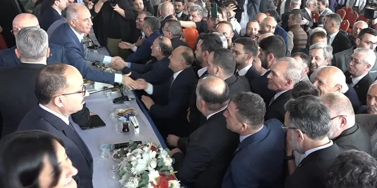 AK Parti Bursa İl Teşkilatı bayramlaştı