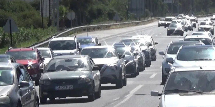Tatilciler geri dönüşe başladı