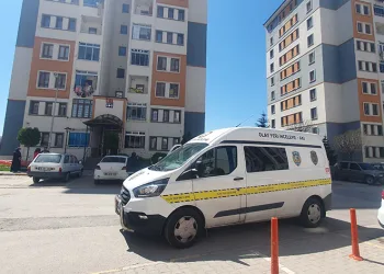 Kendini asarak yaşamına son verdi