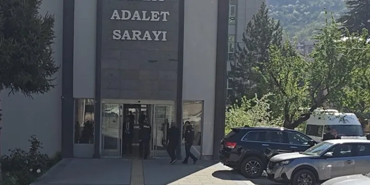 Muavini rehin almıştı, “Pişmanım” dese de kurtulamadı