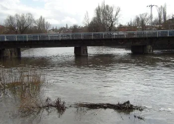 Kars Çayı taşmaya başladı