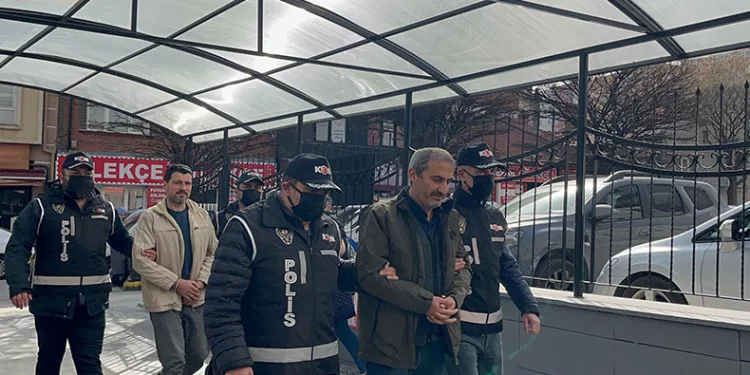 4 FETÖ şüphelisi tutuklandı