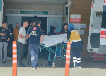 Üzerinden traktör geçen çocuk ağır yaralandı