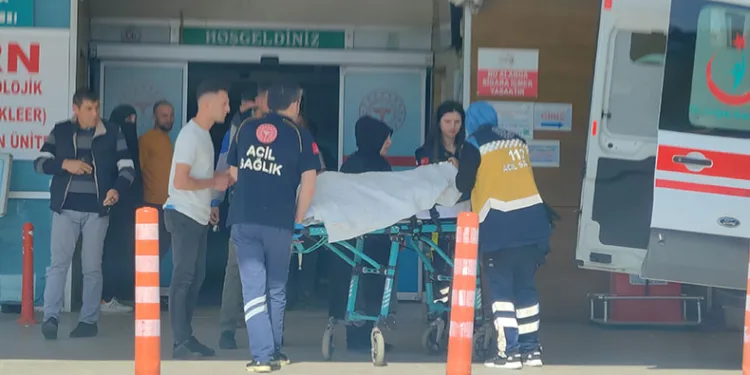 Üzerinden traktör geçen çocuk ağır yaralandı