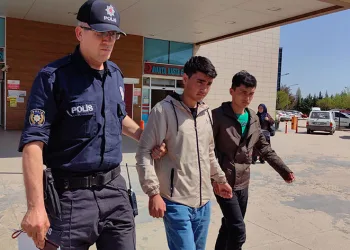 Kaçak yolla ülkeye girmişlerdi, yakalandılar