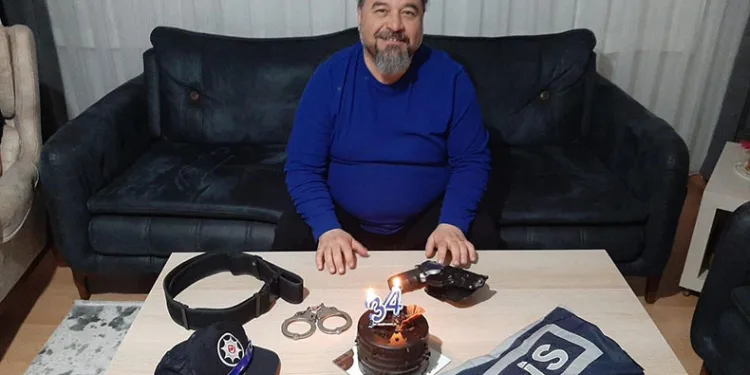 Kalp krizi geçiren polis memuru hayatını kaybetti