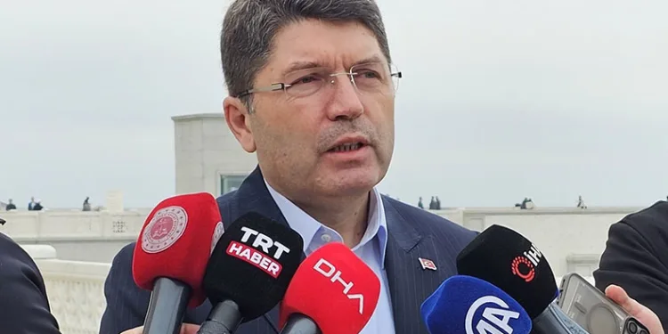 “İsrail’e devlet demek mümkün değil”