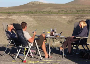 Meke Gölü havaların ısınmasıyla yabancı turistlerin uğrak yeri oluyor