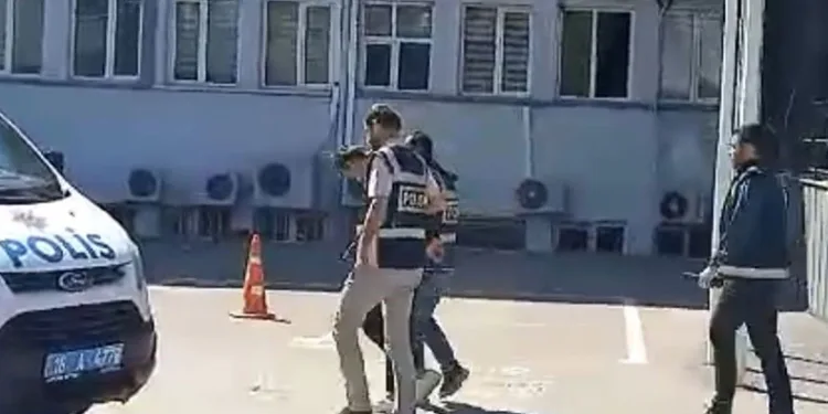 53 yıl hapis cezasıyla aranıyordu, yakalandı