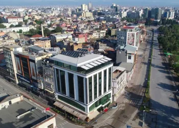 Adana hayalet şehre döndü