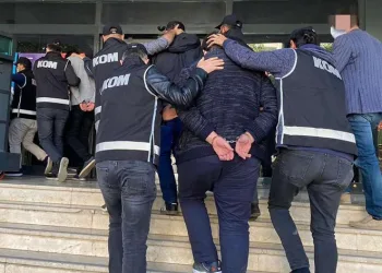 İnterpol kırmızı bültenle arıyordu yakalandı
