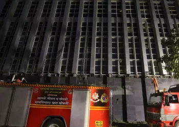 Hindistan’da otel yangını