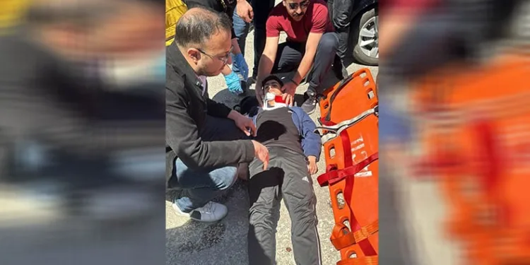 Otomobil yaya geçidinde çocuğa çarptı