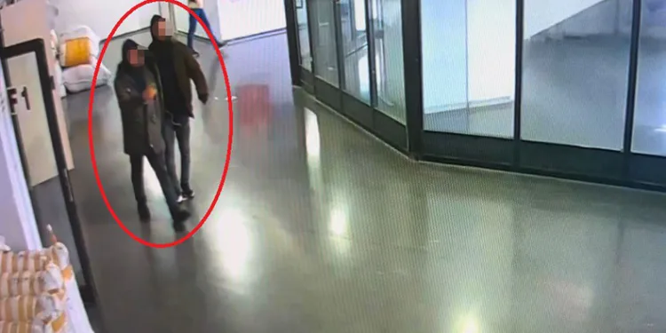 Fabrikaya işçi gibi geldiler, kumaşlarla birlikte çıktılar