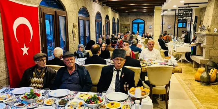 Şehit Aileleri ve Gaziler onuruna iftar yemeği düzenledi