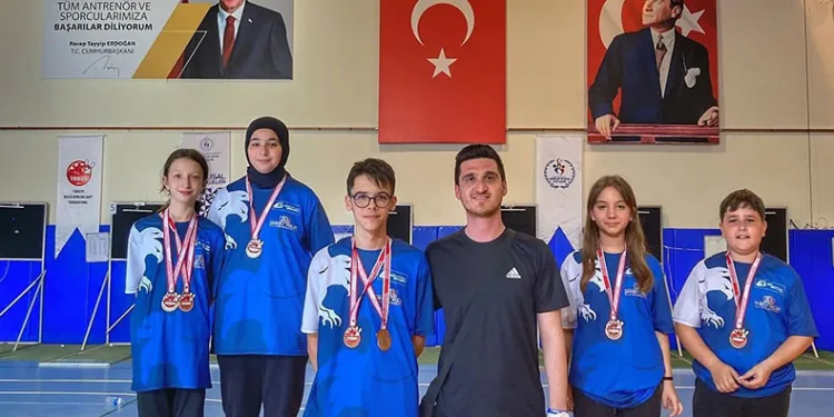 İznik’li dart sporcusu Toprak Aras milli takımda