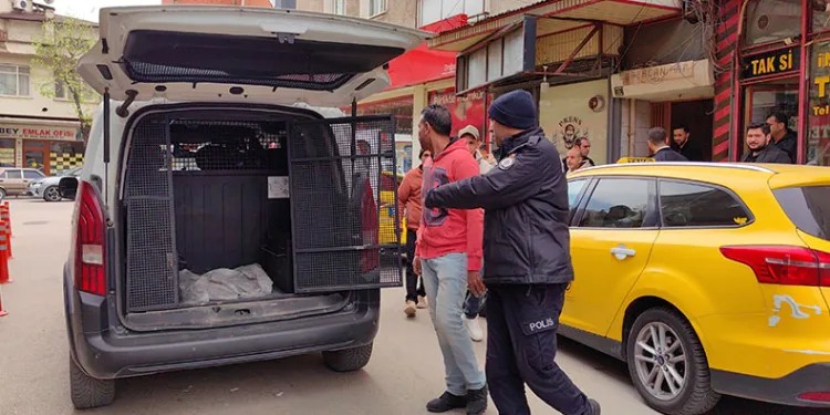 Kaçak göçmenlere dudak uçuklatan fiyata evi kiraladı