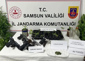 Jandarma 2 kişiyi uyuşturucu ile yakaladı