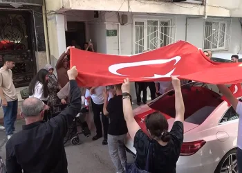 Bir araya geldiler, Fikriye’yi konvoyla umreye gönderdiler