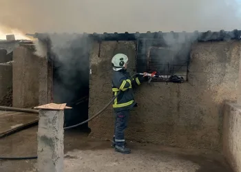 Nusaybin’de bir evde yangın çıktı