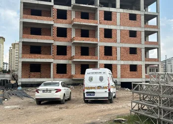6’ncı kattan düşen inşaat işçisi hayatını kaybetti