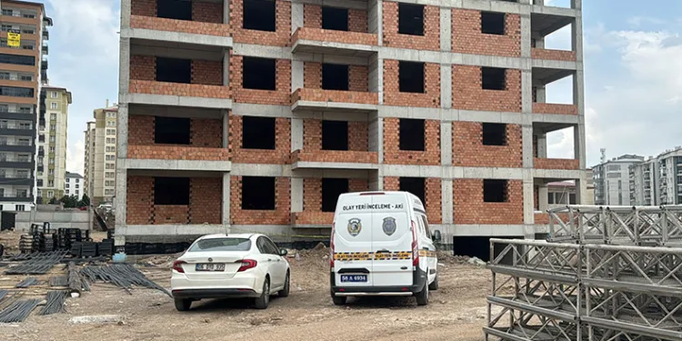 6’ncı kattan düşen inşaat işçisi hayatını kaybetti