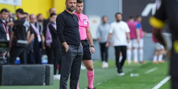 İstanbulspor Teknik Direktörü Osman Zeki Korkmaz: “Pilot kameradan net görülen penaltı verilmedi ve devamında gol yedik”