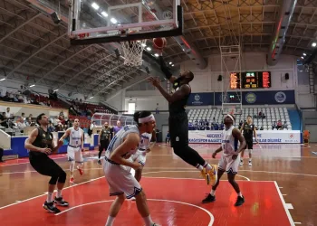 Türkiye Basketbol Ligi: Kocaeli Büyükşehir Belediye Kağıtspor: 82 – Esenler Erokspor: 85