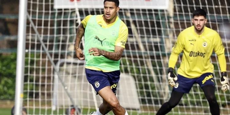 Fenerbahçe, Adana Demirspor maçı hazırlıklarını sürdürdü